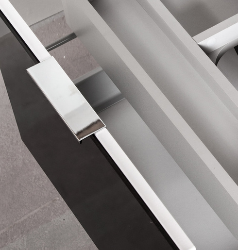 Szafka łazienkowa czarna Sanitti Delta 60 front lustro srebrne